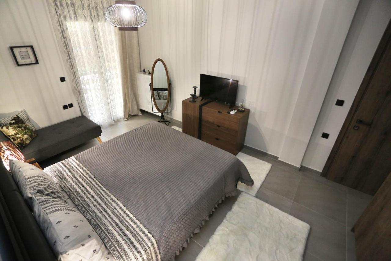 LA Larissa Luxury Apartments Koronis Extérieur photo