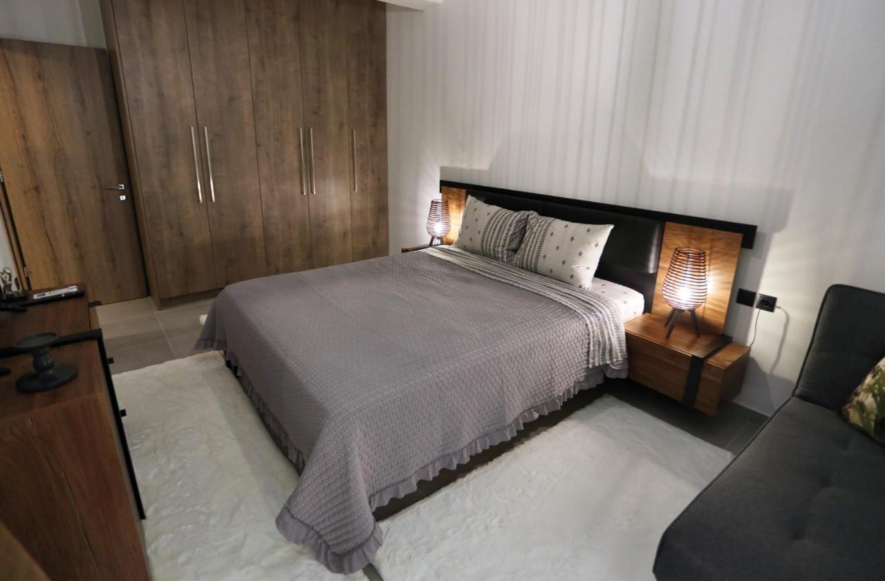 LA Larissa Luxury Apartments Koronis Extérieur photo