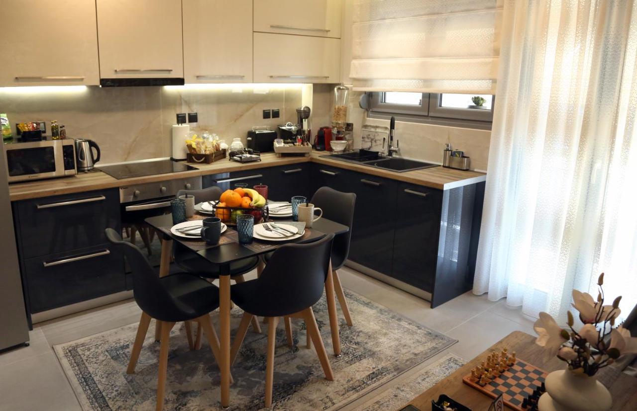 LA Larissa Luxury Apartments Koronis Extérieur photo